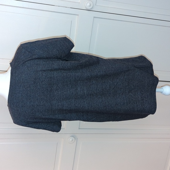 Torrid Lovesick Charcoal Gray Skull Graphic Tee Size 1 Used GC - Picture 4 of 7